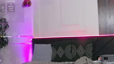 Sophie online show from 10.31.25