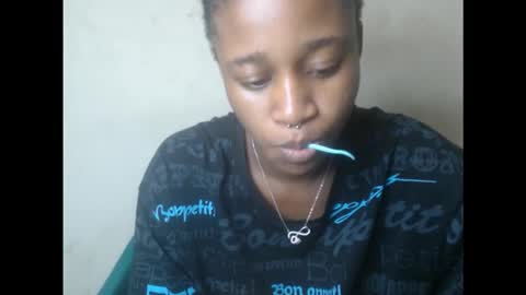 creamyxmuffin online show from 09.15.25
