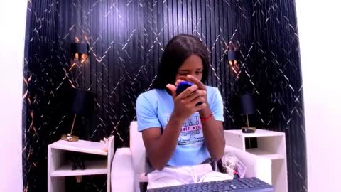 CriisBrown  online show from 01.08.26