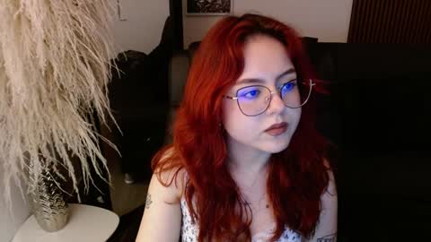 Snapshot of crimson_tati chatting on 12.04.24 Tatiana online show from 12.04.24