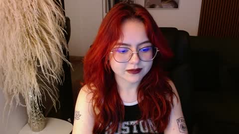Snapshot of crimson_tati chatting on 12.10.24 Tatiana online show from 12.10.24
