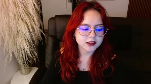 Snapshot of crimson_tati chatting on 12.13.24 Tatiana online show from 12.13.24