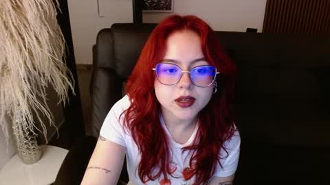 Snapshot of crimson_tati chatting on 12.20.24 Tatiana online show from 12.20.24