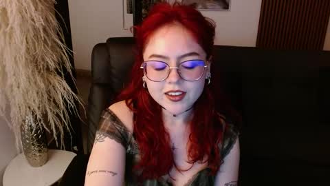Snapshot of crimson_tati chatting on 12.29.24 Tatiana online show from 12.29.24