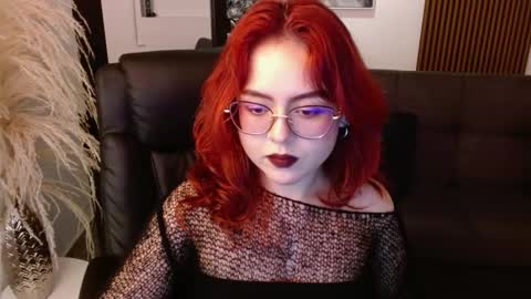 Snapshot of crimson_tati chatting on 01.09.25 Tatiana online show from 01.09.25