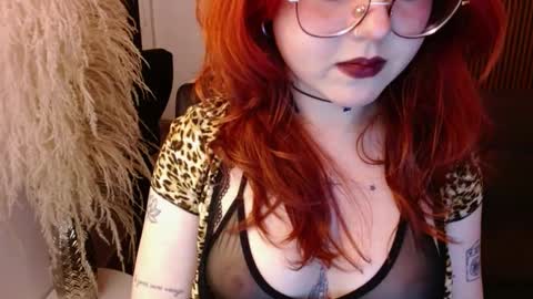 Snapshot of crimson_tati chatting on 01.16.25 Tatiana online show from 01.16.25