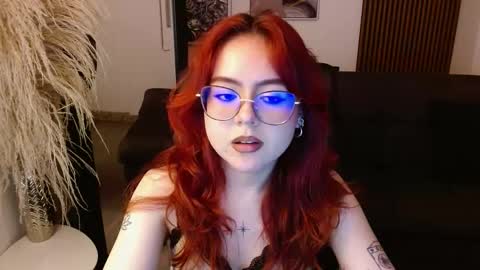 Snapshot of crimson_tati chatting on 02.07.25 Tatiana online show from 02.07.25