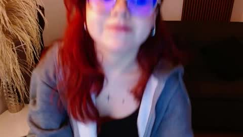 Snapshot of crimson_tati chatting on 02.11.25 Tatiana online show from 02.11.25