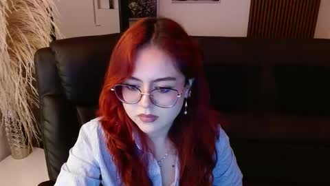 Snapshot of crimson_tati chatting on 02.12.25 Tatiana online show from 02.12.25