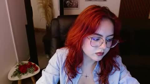 Snapshot of crimson_tati chatting on 02.15.25 Tatiana online show from 02.15.25