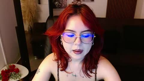 Snapshot of crimson_tati chatting on 02.28.25 Tatiana online show from 02.28.25