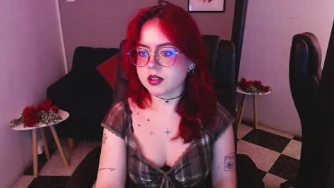 Snapshot of crimson_tati chatting on 02.28.25 Tatiana online show from 02.28.25