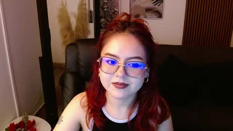 Snapshot of crimson_tati chatting on 03.02.25 Tatiana online show from 03.02.25