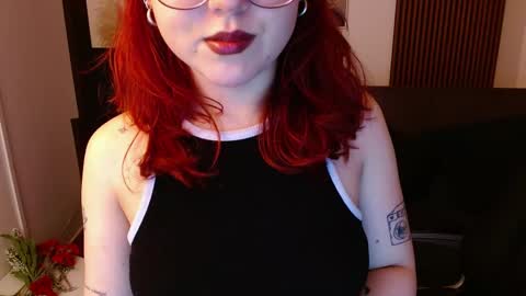 Snapshot of crimson_tati chatting on 03.02.25 Tatiana online show from 03.02.25