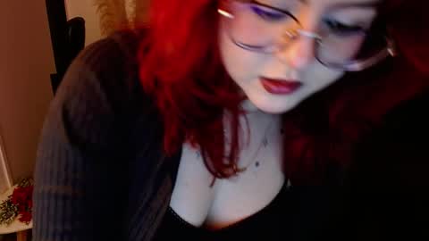 Snapshot of crimson_tati chatting on 03.06.25 Tatiana online show from 03.06.25