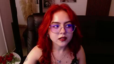 Snapshot of crimson_tati chatting on 03.12.25 Tatiana online show from 03.12.25