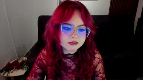 Snapshot of crimson_tati chatting on 09.11.25 Tatiana online show from 09.11.25