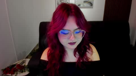 Snapshot of crimson_tati chatting on 09.16.25 Tatiana online show from 09.16.25