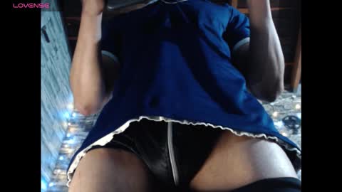 Cris online show from 10.28.25