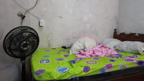 Snapshot of cris_simons chatting on 12.30.24 cris_simons online show from 12.30.24