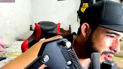 Snapshot of cris_simons chatting on 11.03.25 cris_simons online show from 11.03.25