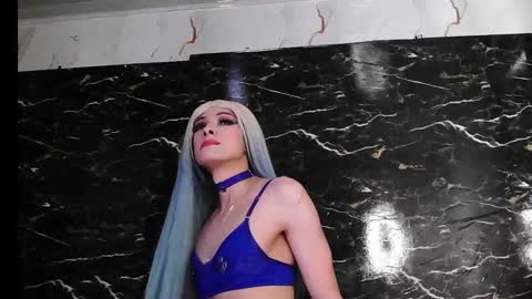 crislingery_doll online show from 12.31.24