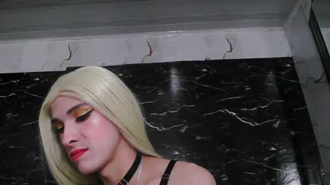crislingery_doll online show from 01.11.25