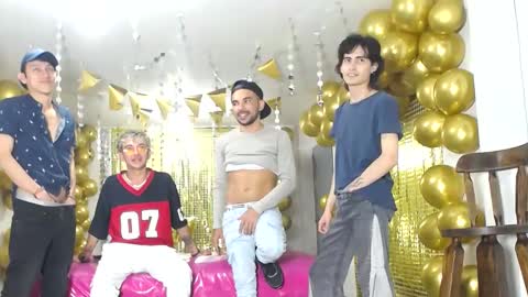 Snapshot of crismens chatting on 12.16.24 crismens online show from 12.16.24