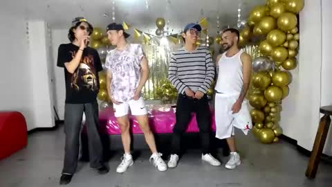 Snapshot of crismens chatting on 01.18.25 crismens online show from 01.18.25