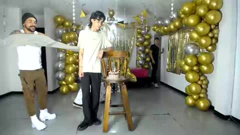 Snapshot of crismens chatting on 01.19.25 crismens online show from 01.19.25