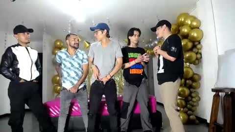 Snapshot of crismens chatting on 01.21.25 crismens online show from 01.21.25