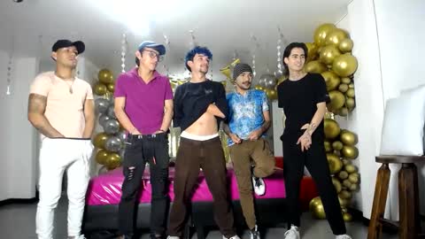 Snapshot of crismens chatting on 01.24.25 crismens online show from 01.24.25