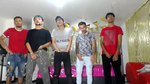 Snapshot of crismens chatting on 02.25.25 crismens online show from 02.25.25