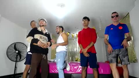 Snapshot of crismens chatting on 03.02.25 crismens online show from 03.02.25