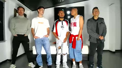 Snapshot of crismens chatting on 10.01.25 crismens online show from 10.01.25