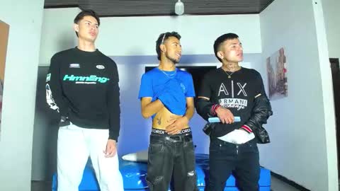 Snapshot of crismens chatting on 10.18.25 crismens online show from 10.18.25