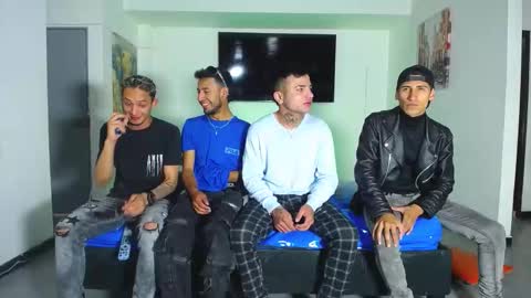 Snapshot of crismens chatting on 10.19.25 crismens online show from 10.19.25