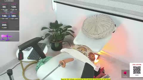  Criss Evans  online show from 04.10.26