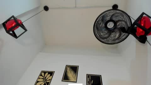 Snapshot of criss_zuri chatting on 04.02.26 criss_zuri online show from 04.02.26