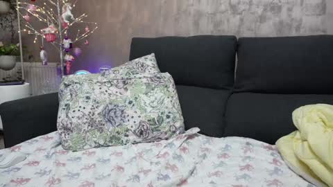 Snapshot of crissy_love chatting on 12.14.24 crissy_love online show from 12.14.24