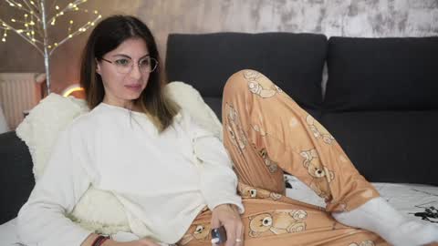 Snapshot of crissy_love chatting on 01.28.25 crissy_love online show from 01.28.25