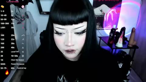 Snapshot of cristal_kosh chatting on 07.30.26 Cris online show from 07.30.26