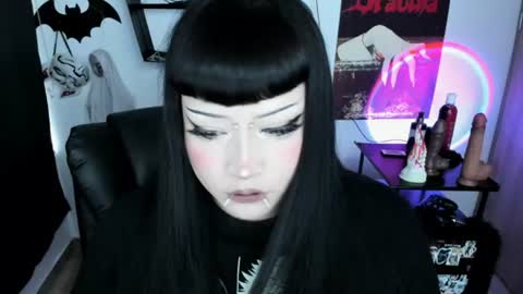 Snapshot of cristal_kosh chatting on 08.04.26 Cris online show from 08.04.26