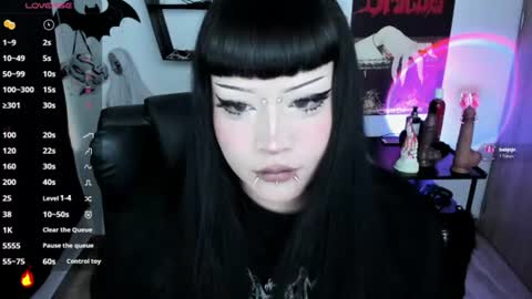 Snapshot of cristal_kosh chatting on 08.06.26 Cris online show from 08.06.26