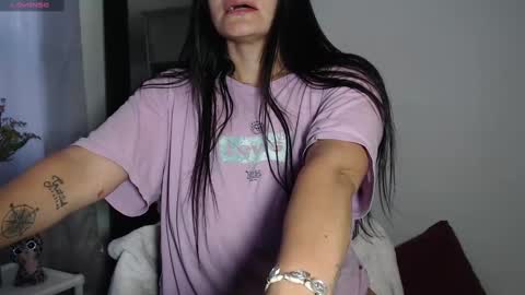 Snapshot of cristal_sexyboobs_ chatting on 03.01.25 Cristal online show from 03.01.25