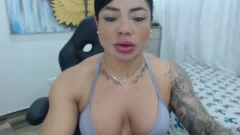 Snapshot of cristalbeautiful1 chatting on 09.22.25 Natalie                      online show from 09.22.25