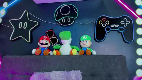 Nicole  Connection time 220pm-910pmCol online show from 02.12.25