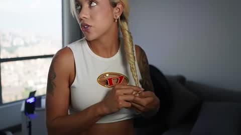 Laura online show from 03.28.26