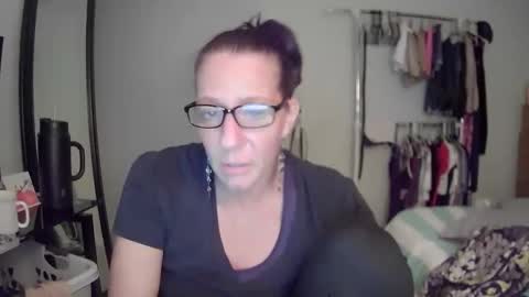 Snapshot of cristalmills069 chatting on 05.14.26 Quartz online show from 05.14.26