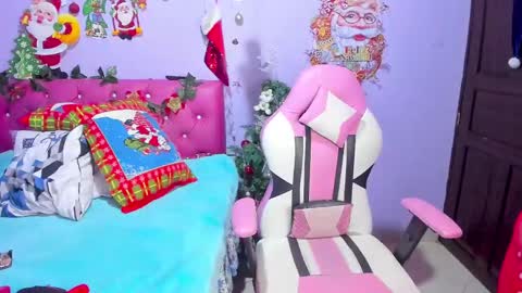 Snapshot of cristaln07 chatting on 12.25.24 Natis online show from 12.25.24